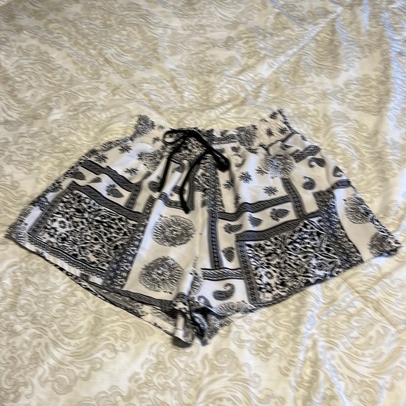 ROMWE Pants - Romwe Large Shorts